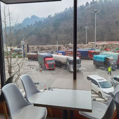 秦岭服务区-餐厅 User Photo