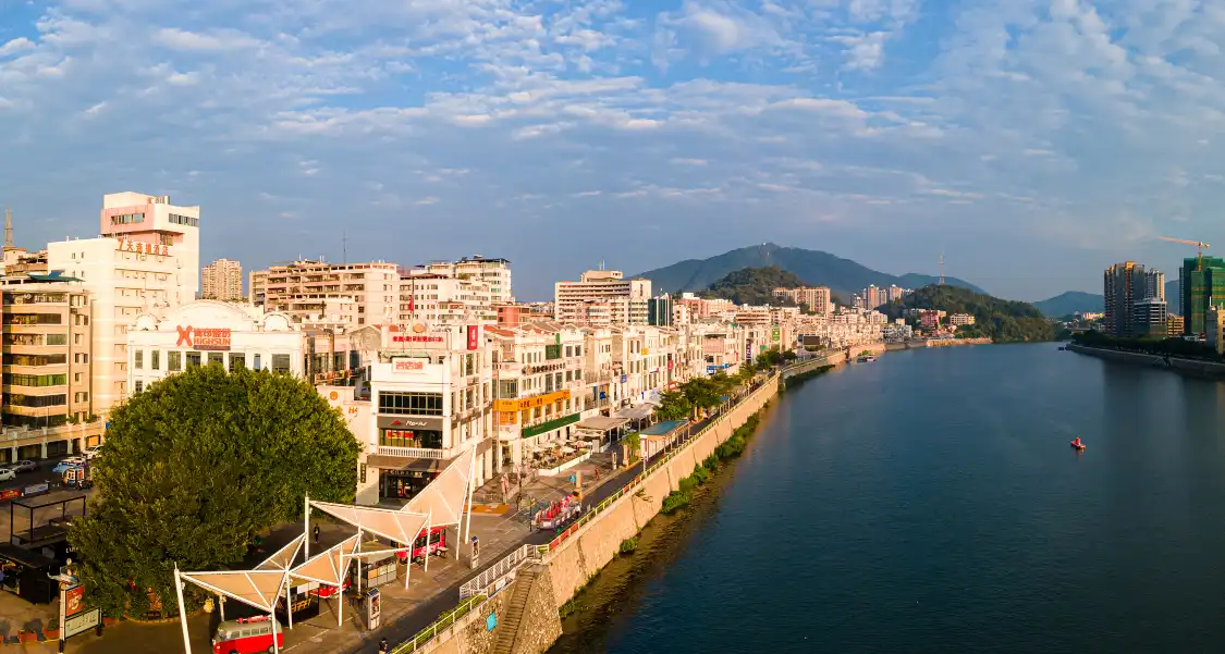 Hotels near Bainiandong Street