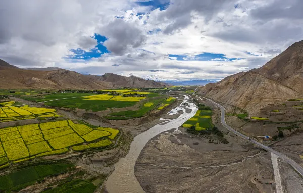 Gesar Hotel