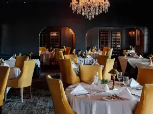 Melvyn's Restaurant & Lounge