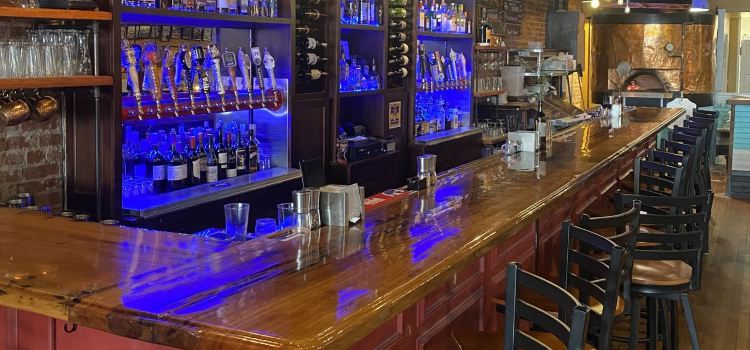 Red Dog On Main Taproom & Eatery