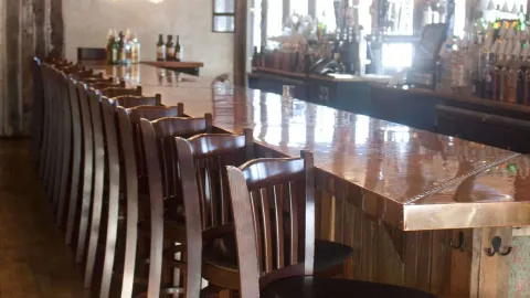 Burntwood Tavern in 索倫