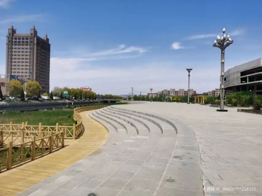 Hotels near Yizhou Park