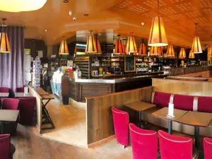 Cafe de Paris