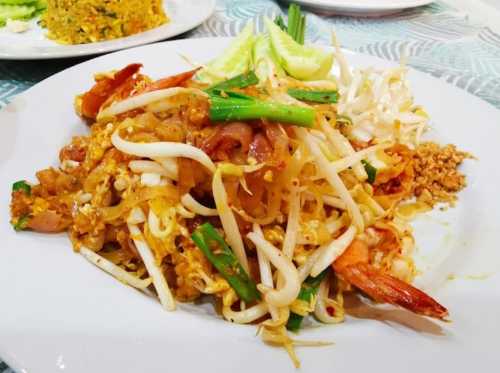 Jae Lek Thai Restaurant (Sai 2)