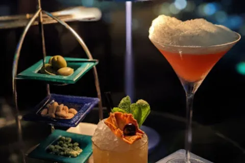 Skyview Lounge