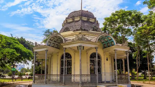 鄰近Parque de la Exposicion的酒店