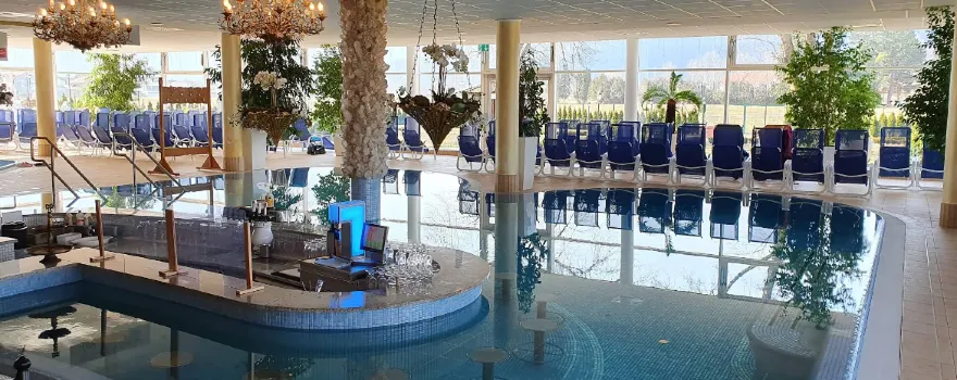 Konigliche Kristall-Therme