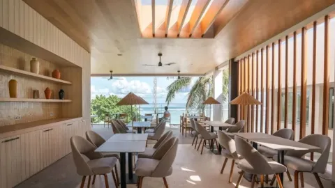 Riveli Beach Club & Restaurant in Malé