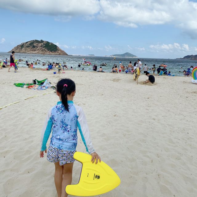 夏天當然要去沙灘玩水啦