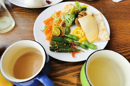 naked CASTLE·naked BITE