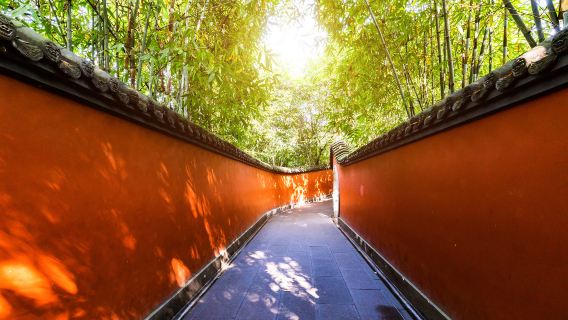 武侯祠博物館「三国志を辿る」親子スタディツアー【入場チケット+スタディツアー+ヘッドホン+文化創造工芸体験+小さなお土産プレゼント付き】