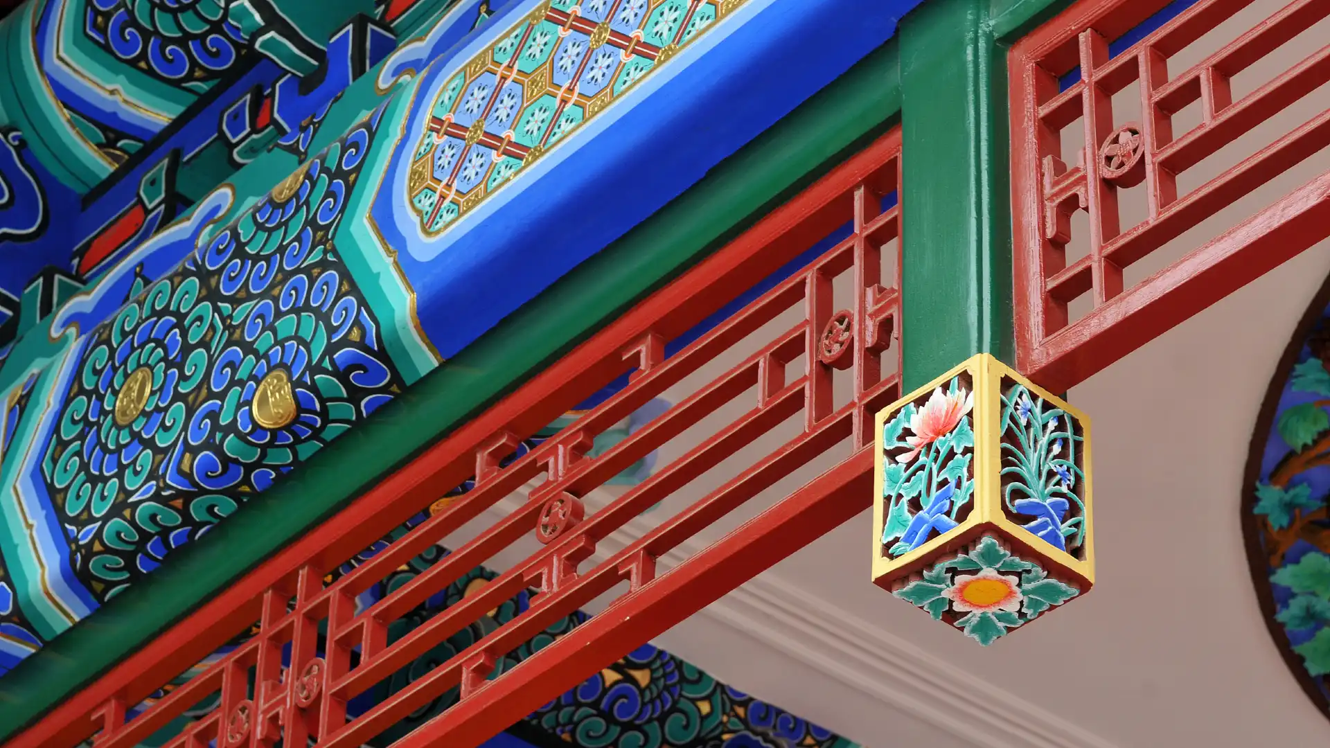 Hotels near Lichun Ancestral Temple