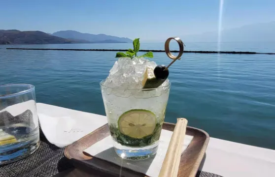 White House Restaurant & Cafe