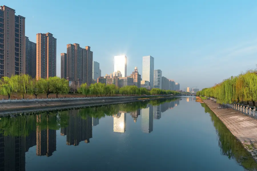 東風渠濱河公園（東風路）