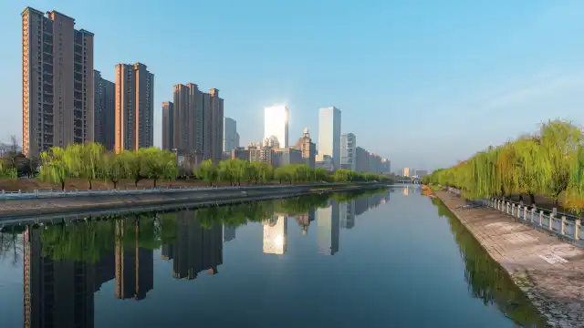 鄰近東風渠濱河公園的酒店