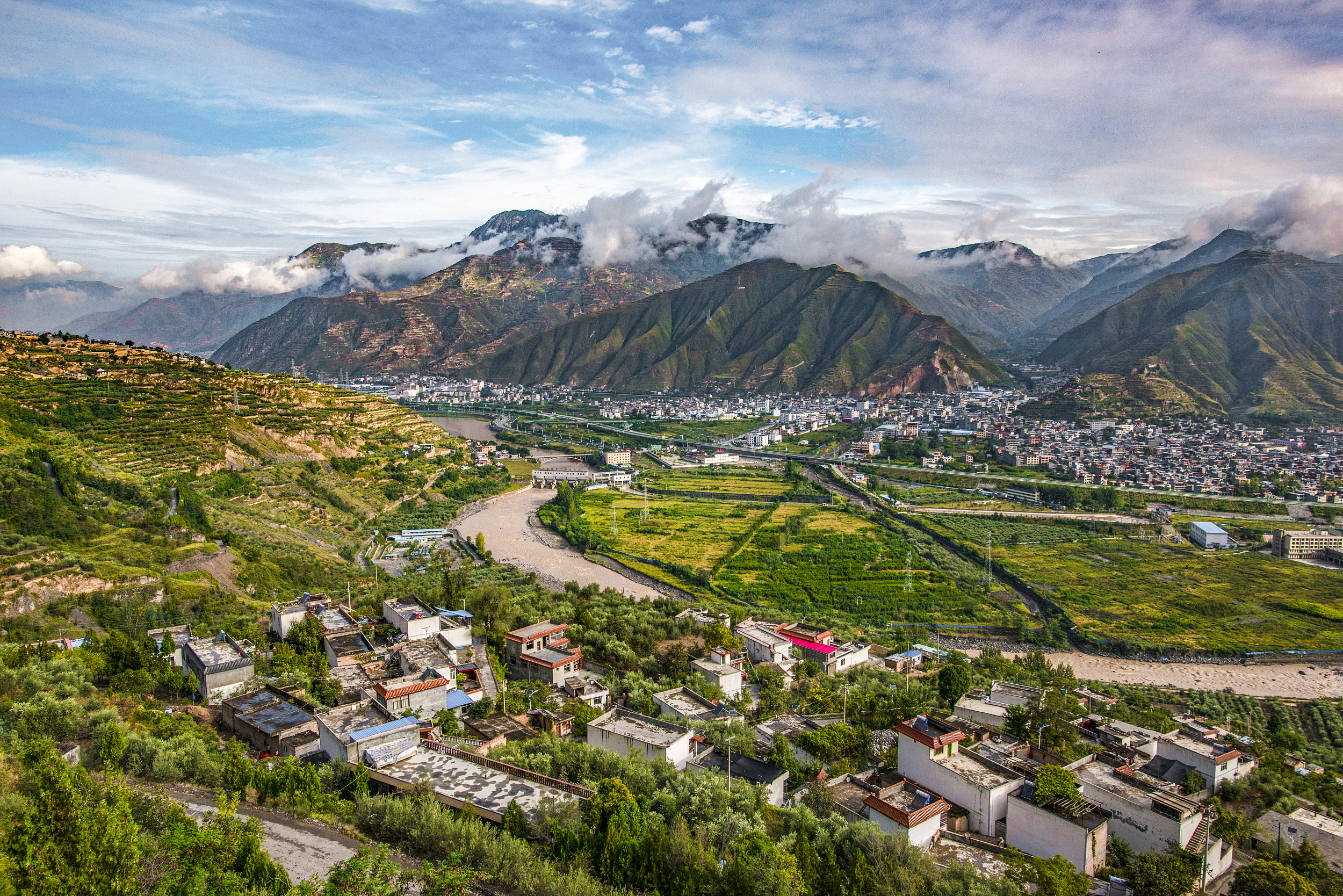2025 Longnan Travel Guide: Must-see attractions, popular food, hotels, transportation routes (updated in July)