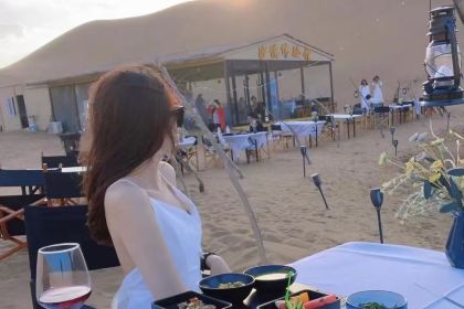 阿拉善左旗腾格里沙漠北栈营地·餐厅