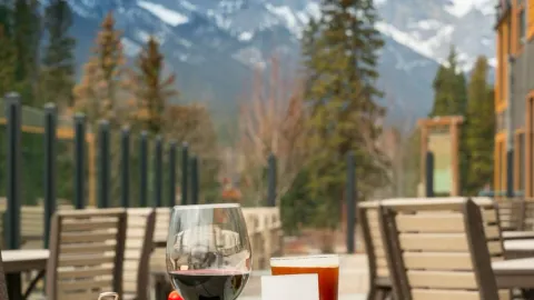 Stirling Dining Room and Lounge in Canmore