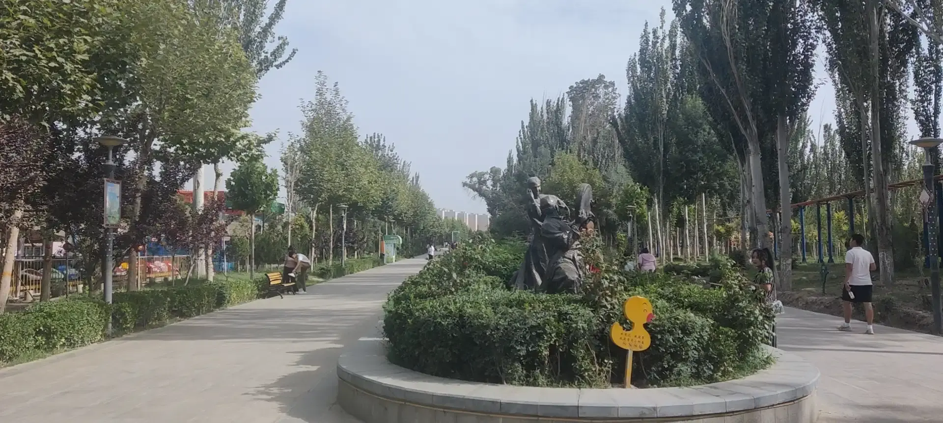 崑崙湖公園周辺のホテル