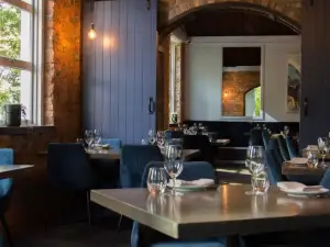 Malt Dining & Bar