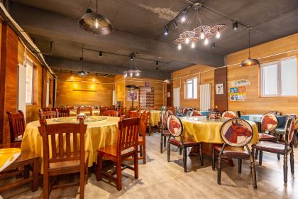 西滩小镇度假村(丰宁大滩店)·秘制烤鸡私房菜