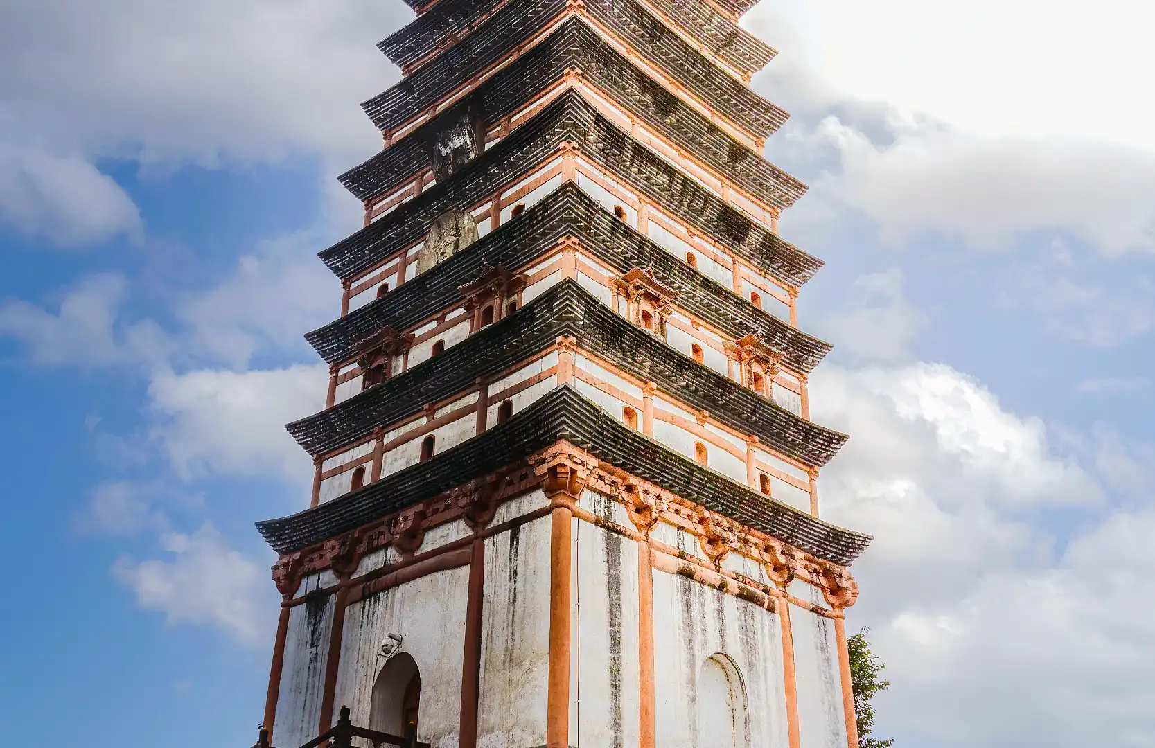 Hotels near Jianyang Baita Garden