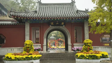 Qianfo Mountain Scenic Area attraction in Jinan