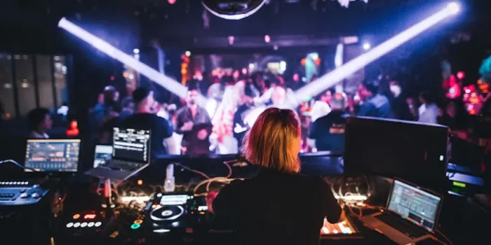 The Penthouse Dubai | Rooftop lounge & Nightclub | Five Palm Jumeirah image 2