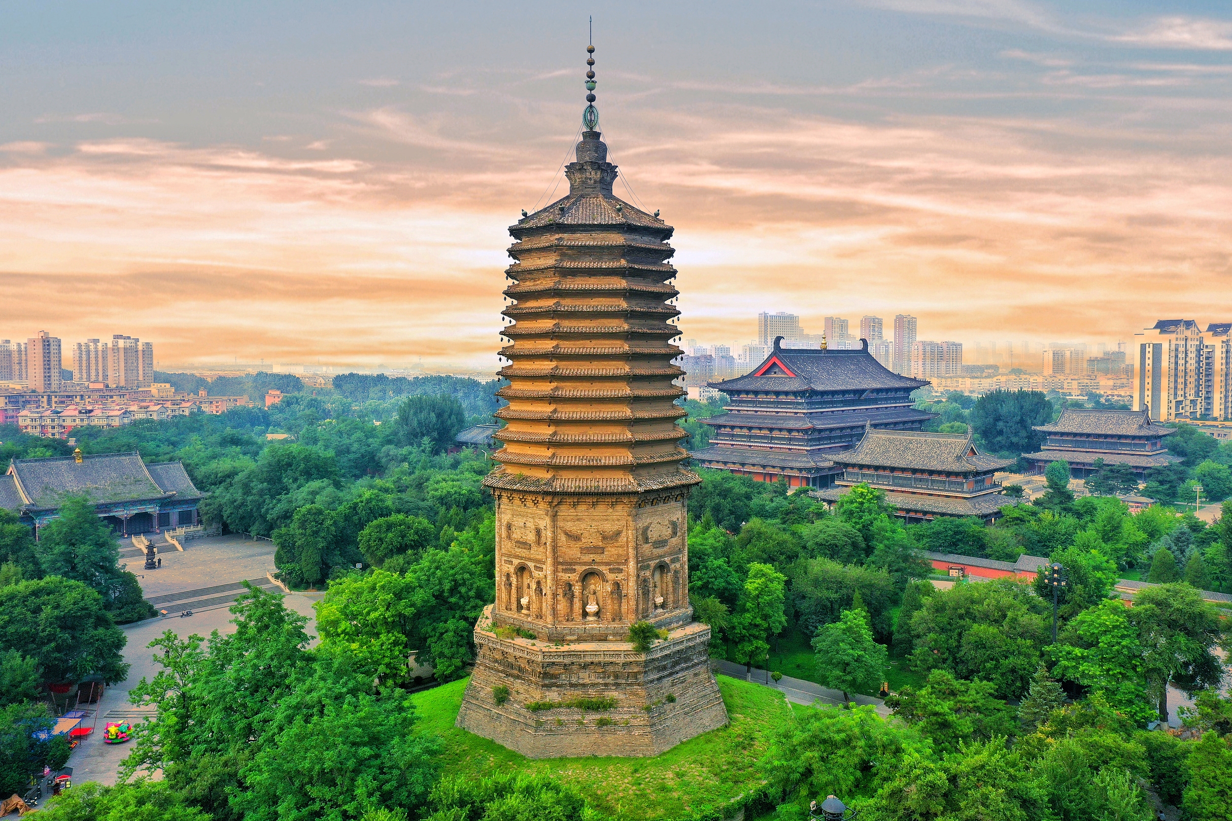 Liaoyang White Pagoda