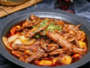LIU YUE XUE HUAN LE GAN GUO XIANG XIANG BAI HUO DIAN