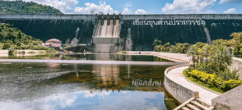 โรงแรมใกล้น้ําตกสาริกา