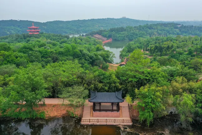 Отели рядом с достопримечательностью «»