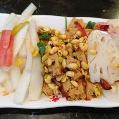 三顾香牛羊肉泡馍(亚美华宇大厦店) User Photo