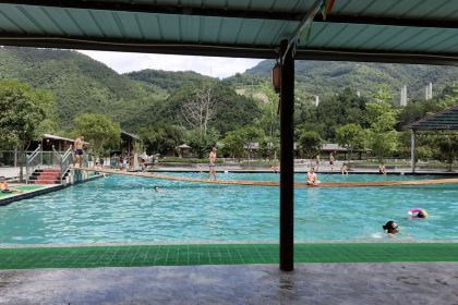 龙嘴子休闲山庄