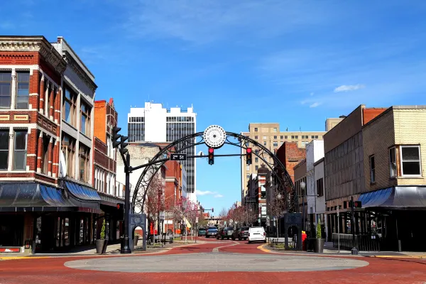 Hotels near Lucas Oil Stadium