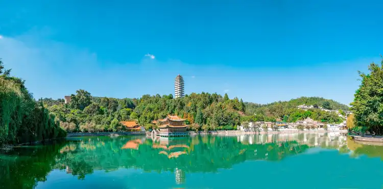 Hotels near Yiluo Pool