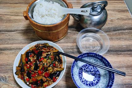 巴蜀炊烟中式餐馆