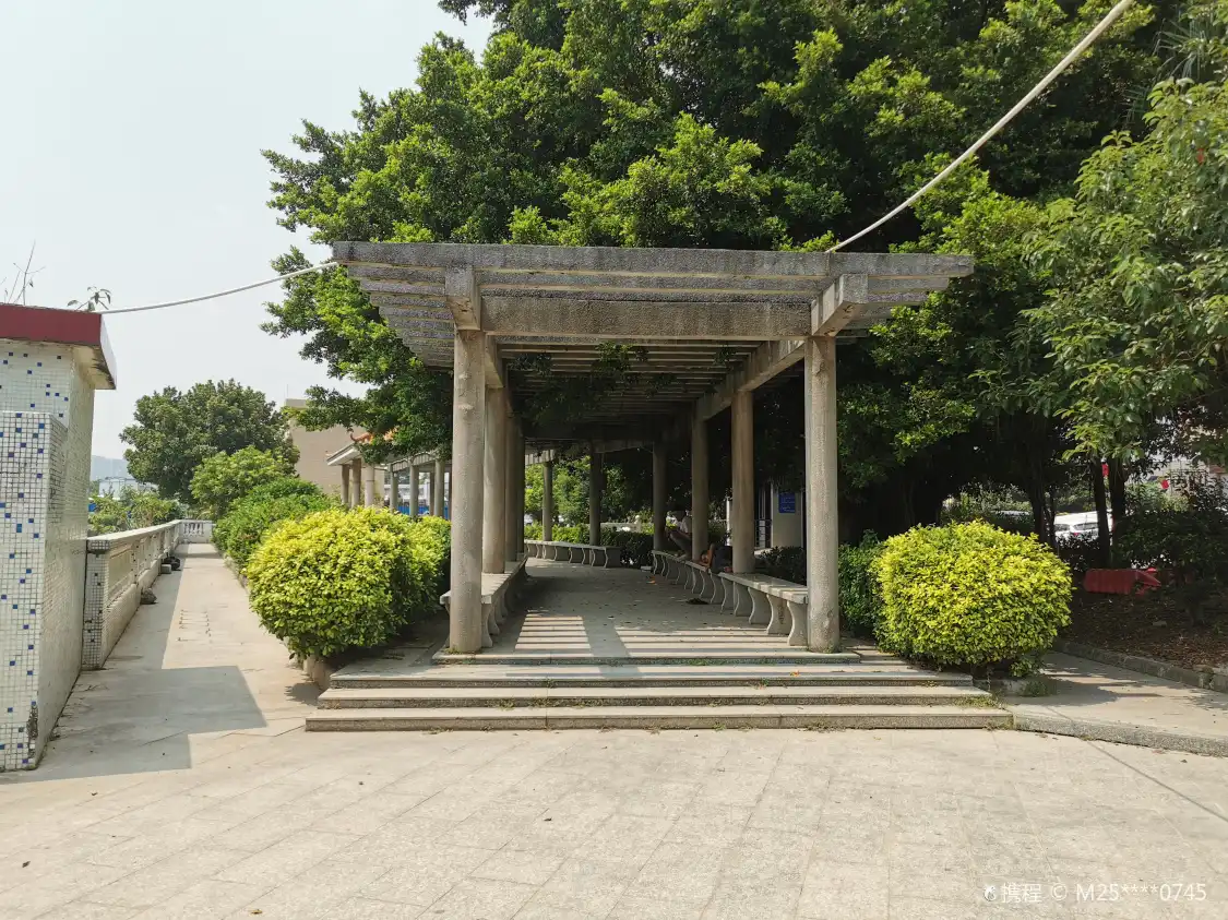 둥푸 공원 주변 호텔