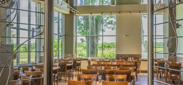 The Vines Restaurant - Cooper's Hawk Vineyards