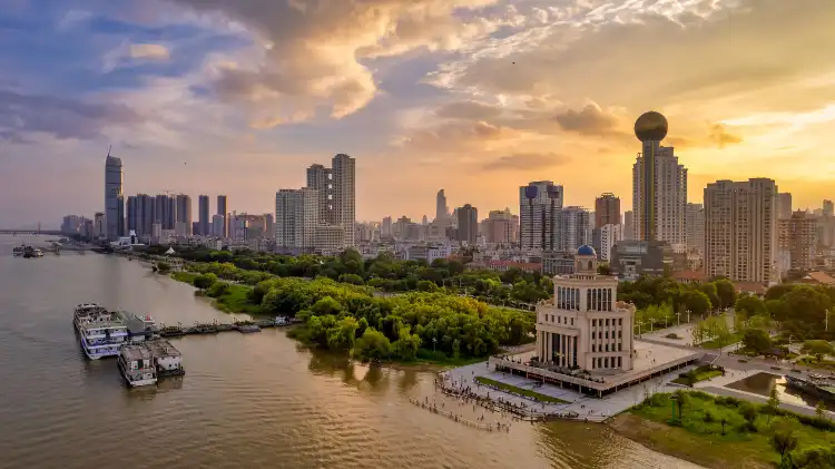 Hotels near Hankou Beach