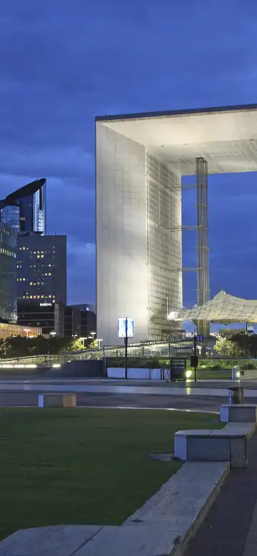 Hotels near La Defense Station