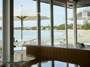 TAKAPUNA BEACH CAFE & STORE
