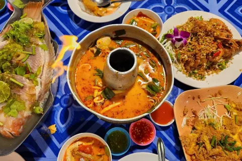 Family Thai Food & Seafood