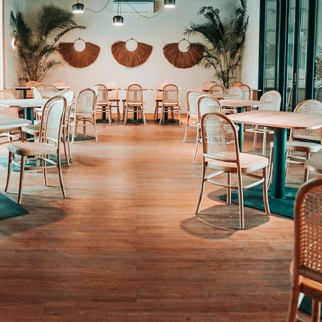 Great place to hang out/dinner 