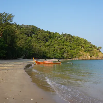 Отели с услугой парковкой в г. Кантон