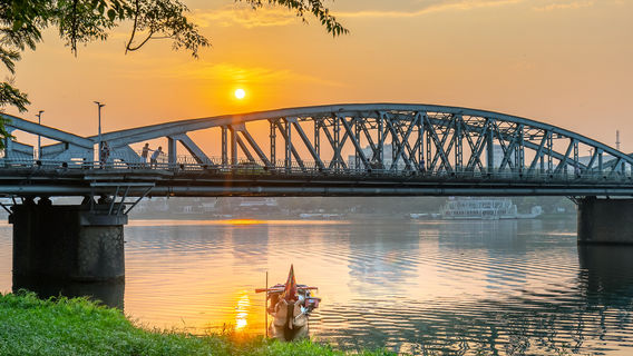 Trang Tien Bridge