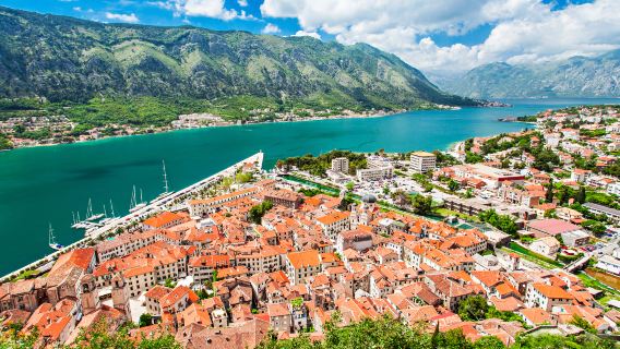 ทัวร์วันเดียว/ทัวร์หลายวัน ที่อาราม Ostrog + Kotor Perast ในมอนเตเนโกร