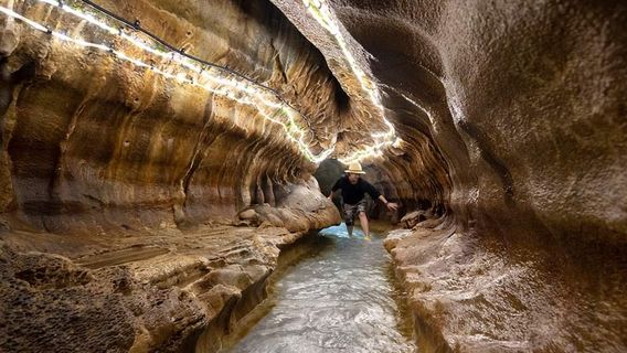 Sembutsu Limestone Cave