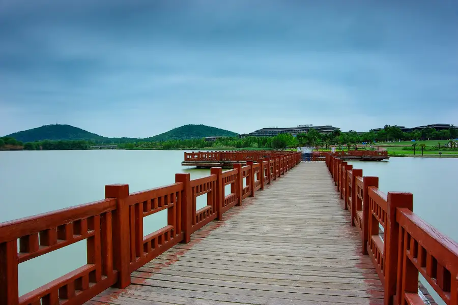 Dalong Lake